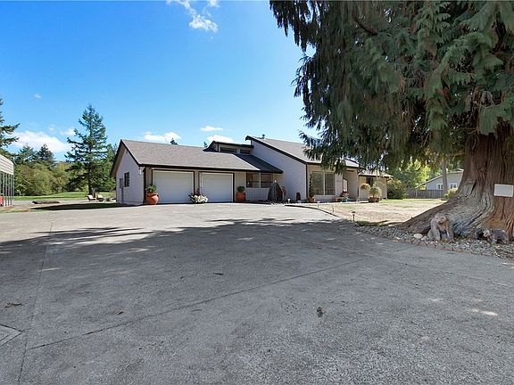 4th image of 12111 40th Ave E