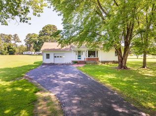 22347 Custis St, Wachapreague, VA 23480