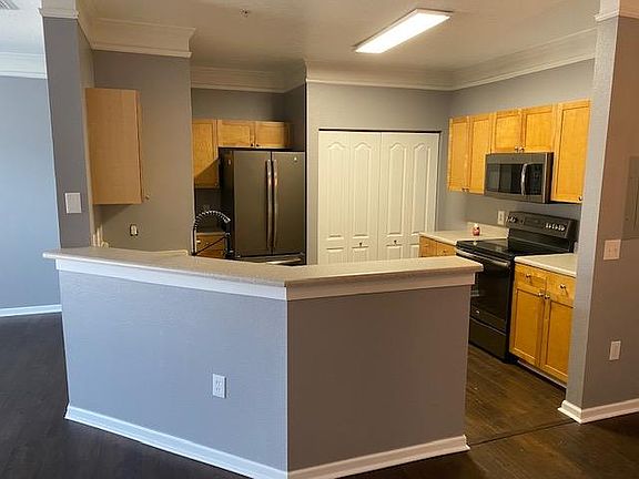 2nd image of 8849 Villa View Cir Unit 305