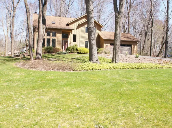 4 Adams Trl, Spencerport, NY 14559