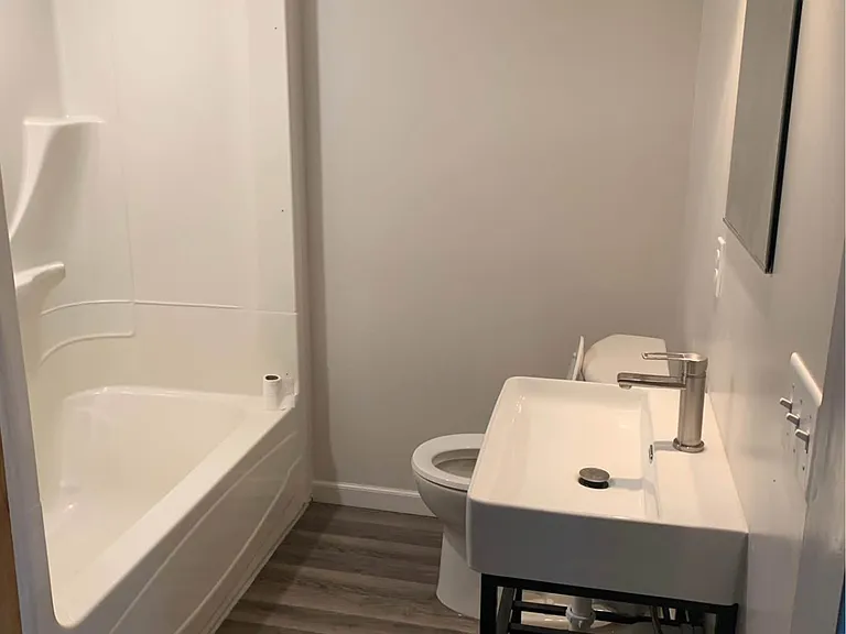 Well-maintained 2-bedroom, 1-bath home located on a corner lot directly across from Myrtue Medical Center in Harlan. The home was completely remodeled in 2021

Tenant Responsibilities:
* All utilities
* Lawn care and snow/sidewalk maintenance