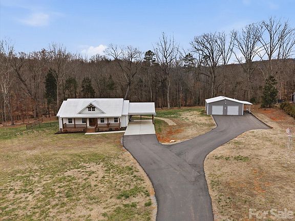 3rd image of 715 Miles Rd