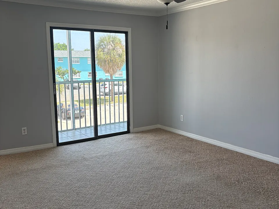 315 Grant Ave #205