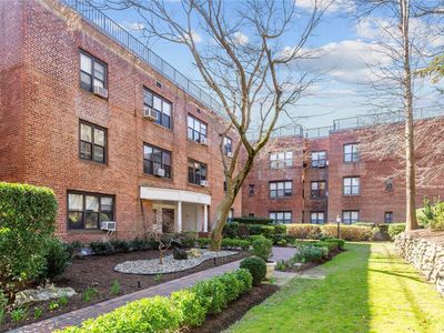 2 Town House Place #1-C, Great Neck, NY, 11021