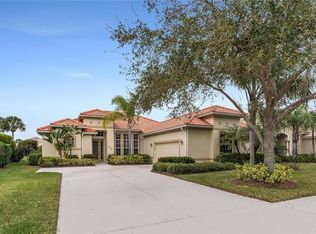 8223 Potomac Ln, Naples, FL 34104