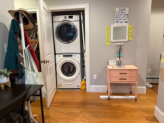 5th image of 12 Greenway Ct APT 7