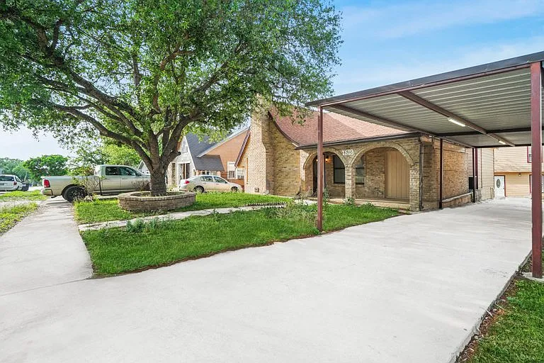 1519 Schley Ave