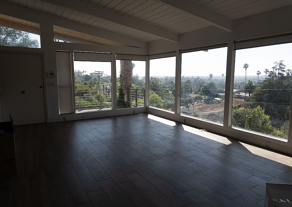 1st image of 1929 Alta Vista Dr