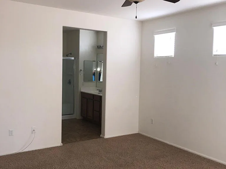 10450 S Cutting Horse Dr — Photo 12