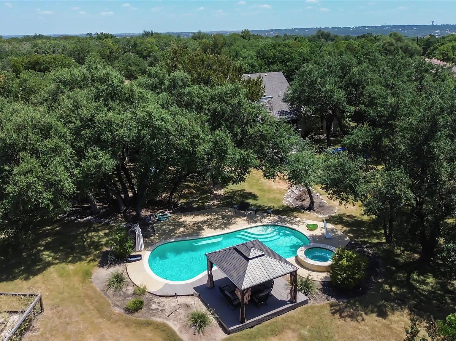 5 bed, 4.5 bath, 4651 sqft, $5,700 — Photo 3