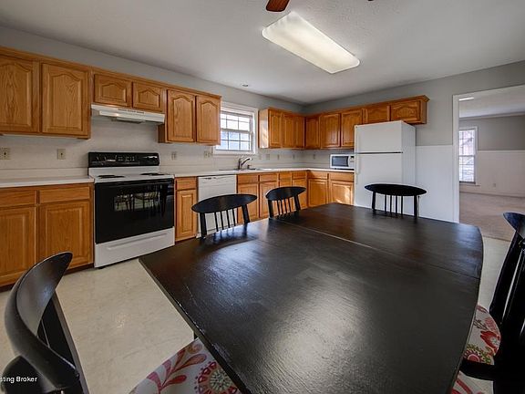 5th image of 1219 Evergreen Way
