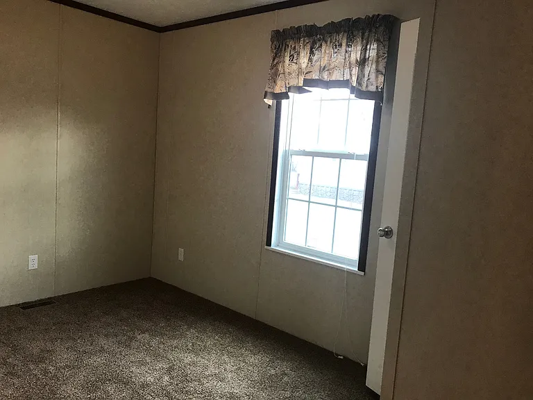 Reynolds Senior Village — Photo 29