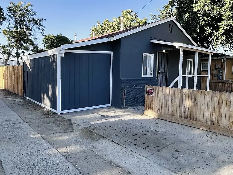 1423 Mono Dr — Photo 3