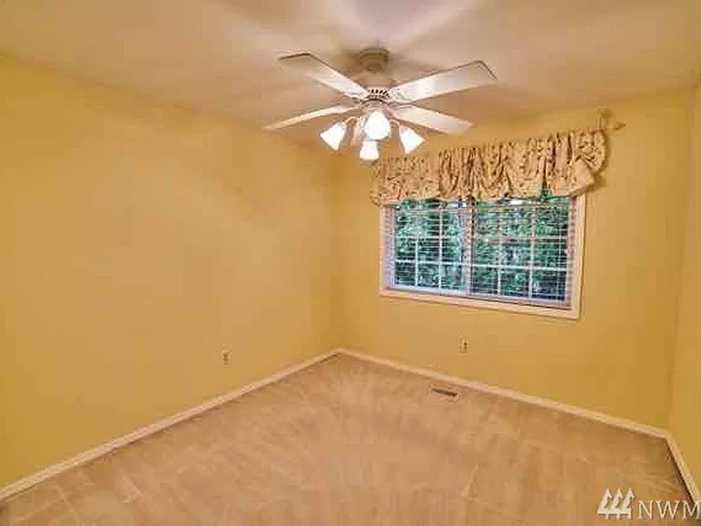 4118 209th Pl NE — Photo 16