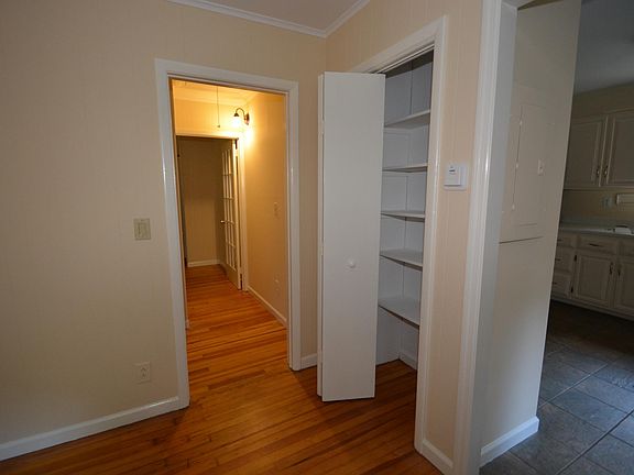 5th image of 2 Holly Hock Ln Unit A