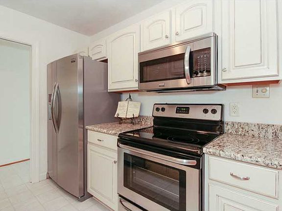 3rd image of 4519 Starcher Ct