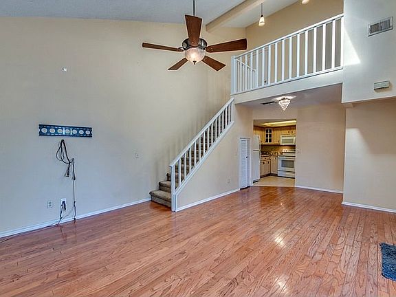 4th image of 13401 Fox Chapel Ct