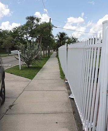 4th image of 1103 NW 7th Ave