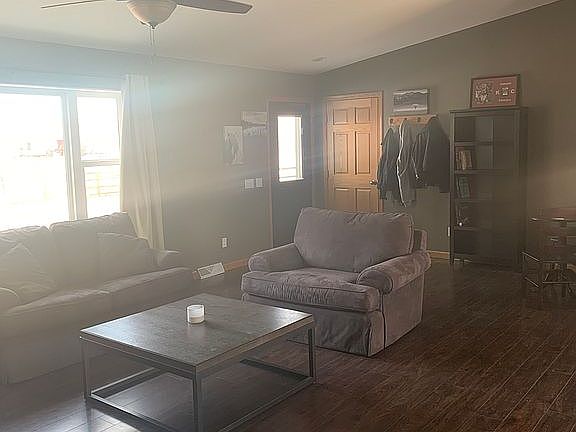 4th image of 1144 Sanders Ave