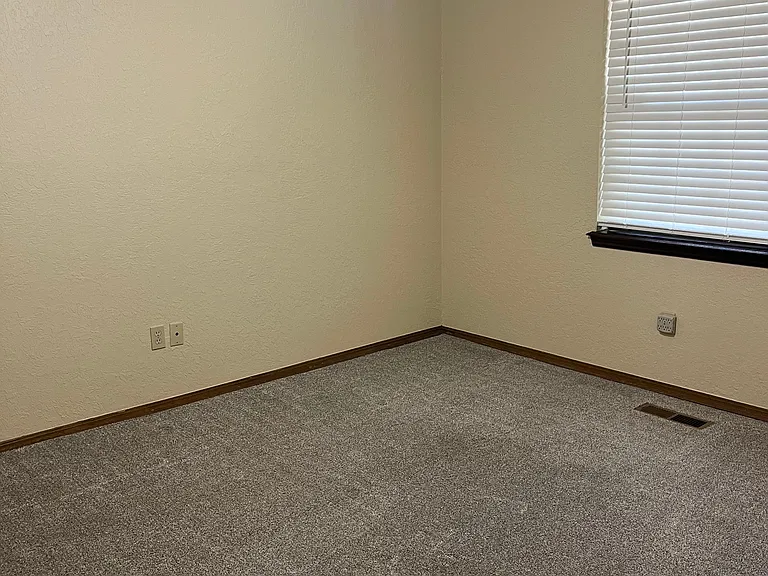 7608 N 122nd East Ave — Photo 15
