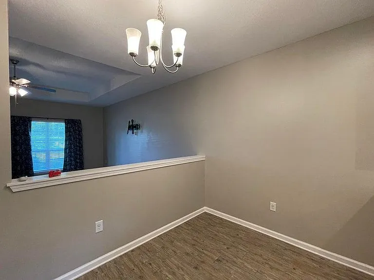 186 Cornelia St — Photo 11