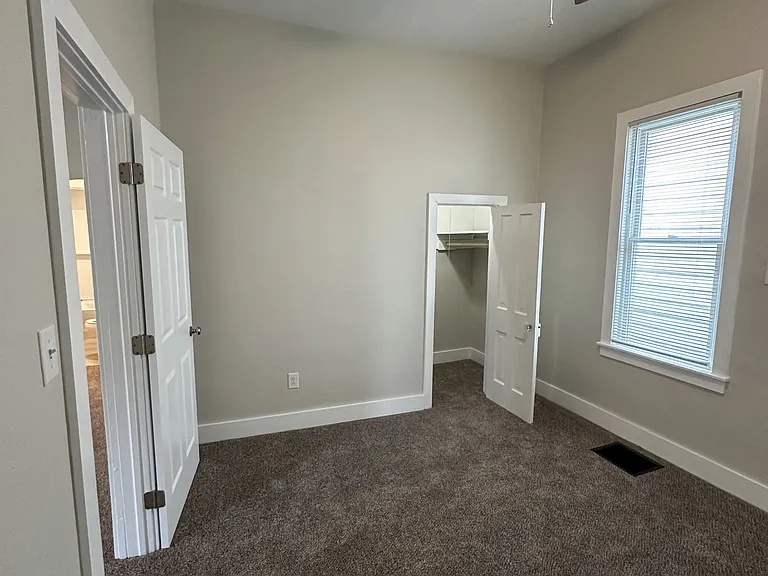 2903 S Elm St — Photo 6