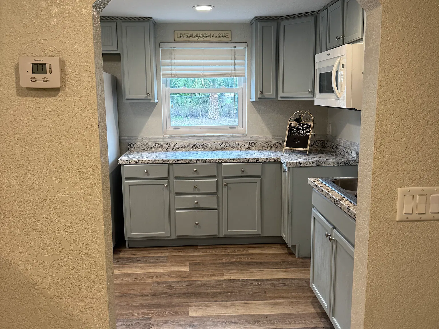 4 bed, 1900 sqft, $1,700 — Photo 3