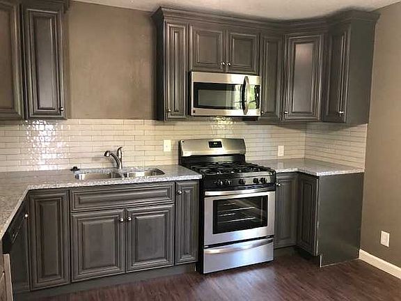 4th image of 15316 Fuller Ave