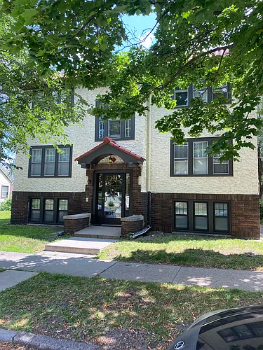 394 Cleveland Ave N Photo 1