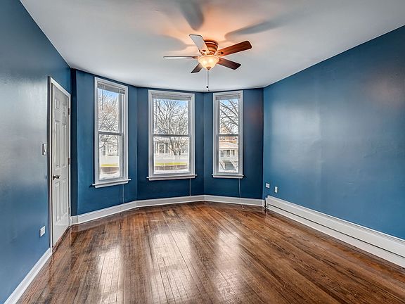 3rd image of 1308 Oak Park