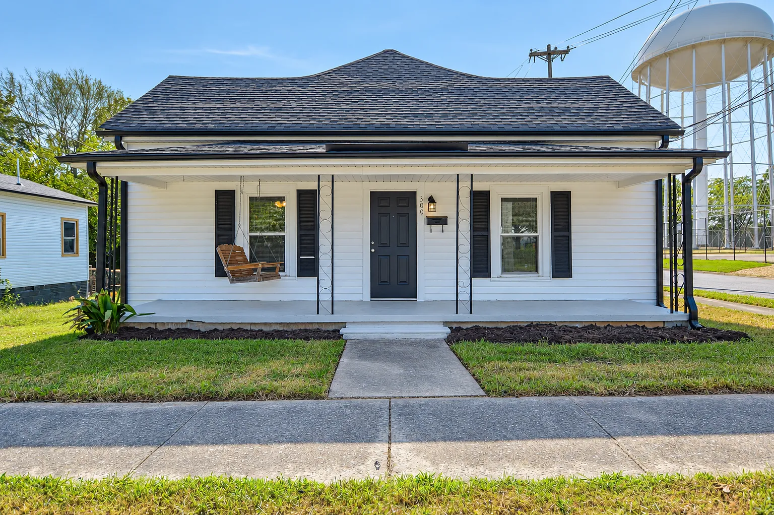 2 bed, 1124 sqft, $1,695 — Photo 1