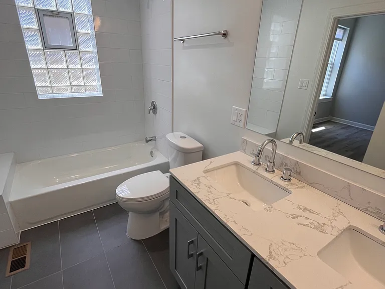 4048 N Richmond St #1 — Photo 8