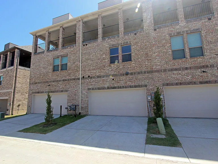 4255 Shavano Dr — Photo 23