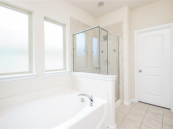 4th image of 708 Green Coral Dr