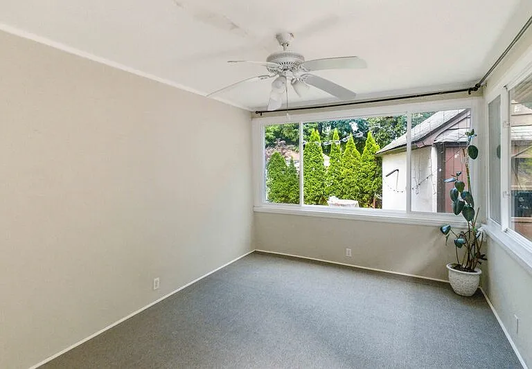 10 N Elk Ave — Photo 15