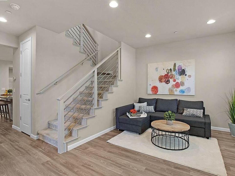 1st image of 778 Cedar Pl