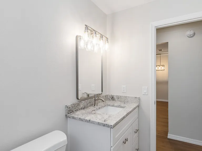 217 Montana Ave — Photo 16