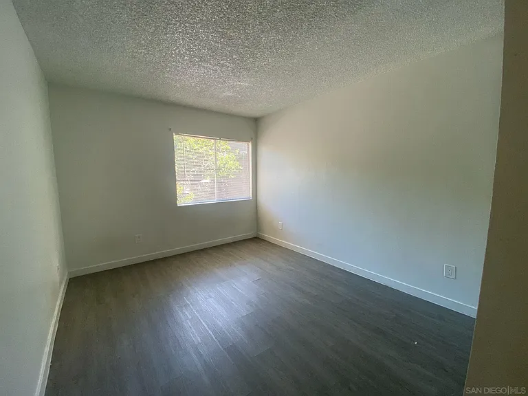 702 R Ave — Photo 7