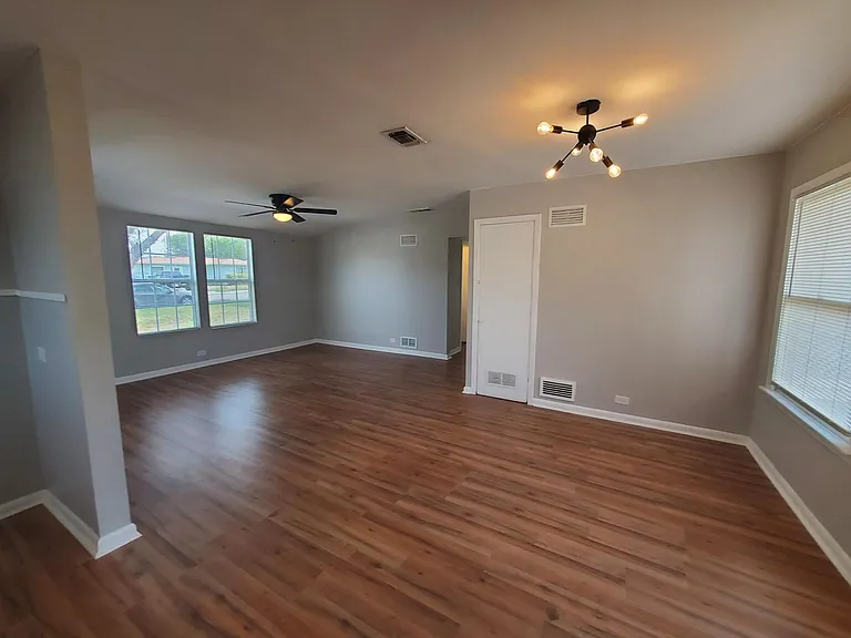654 Santa Monica St — Photo 9