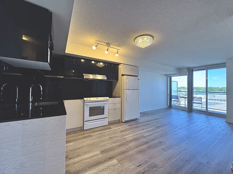 72 Esther Shiner Blvd #612 — Photo 1