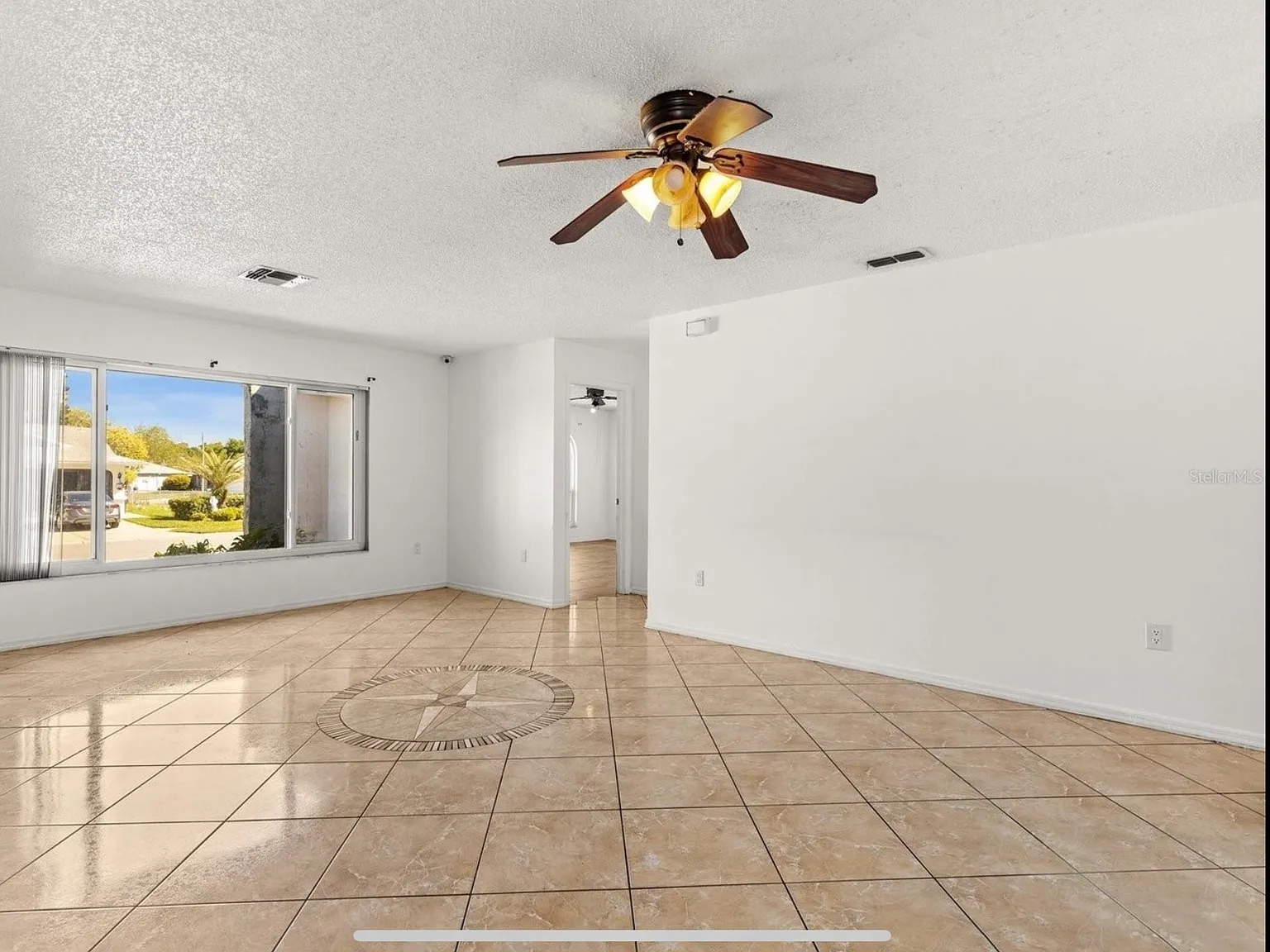 4 bed, 1744 sqft, $2,300 — Photo 4