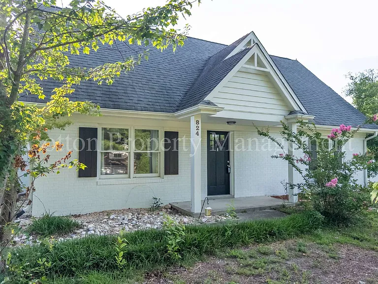 824 Haymarket Ln — Photo 3