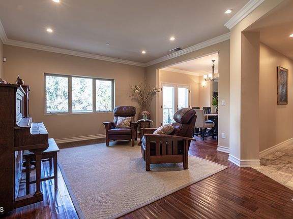 4th image of 1008 Linda Glen Dr