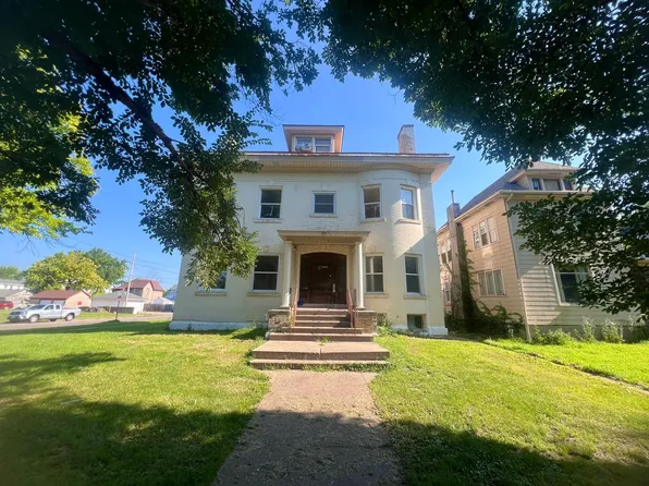 ET 444 5th Ave S, 444 5th Ave S APT 101, Clinton, IA 52732