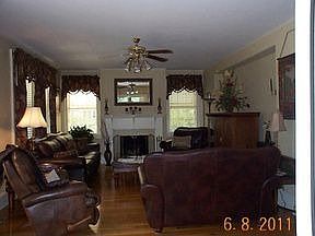 3rd image of 1705 N Walnut St