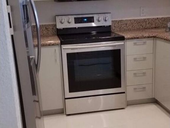 2nd image of 2720 SW 81st Ave #0