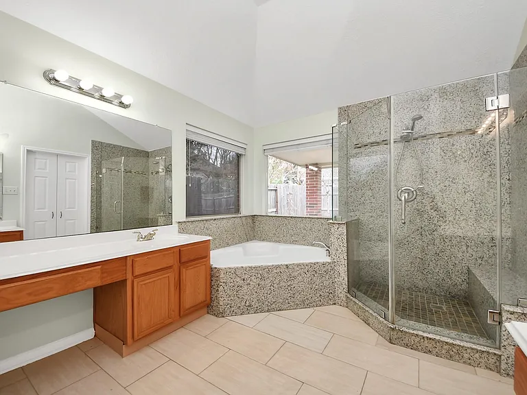 1103 Lake Shore Dr — Photo 14