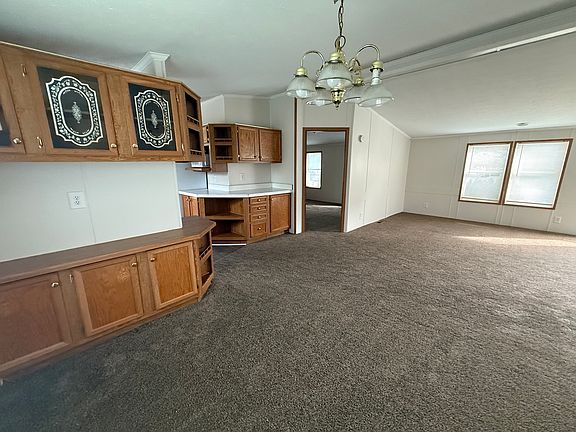 3rd image of 155 Scarlet Oak Ct