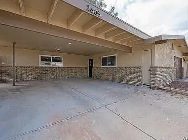 2605 Country Club Dr — Photo 4