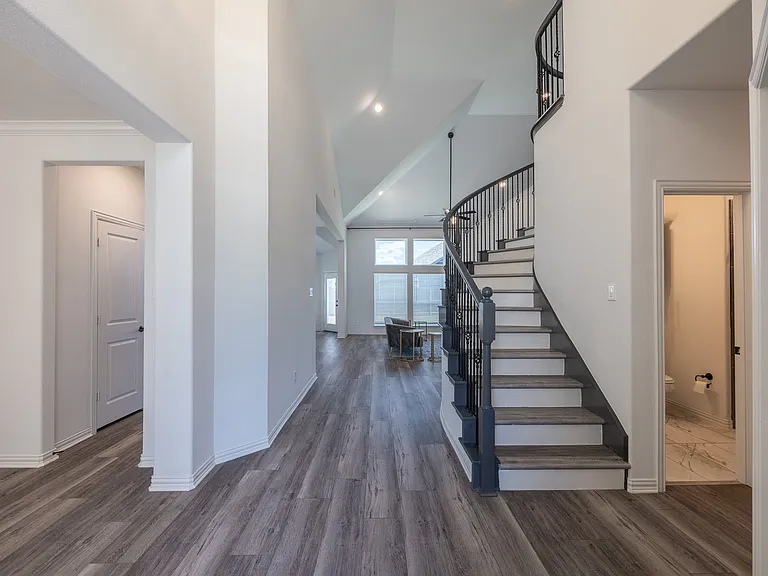 1111 Alaska Dr — Photo 7